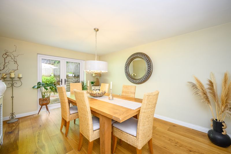 Dining Room- click for photo gallery